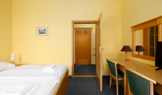 WELLNESS HOTEL JEAN DE CARRO Karlsbad