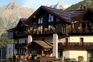 HOTEL ADAMELLO Passo del Tonale (TN)