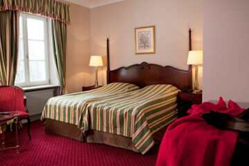 HOTEL DWÒR SIERAKÒW Dobczyce
