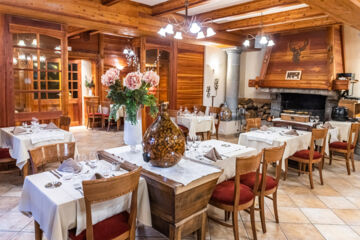 LOGIS HÔTEL LES PEUPLIERS Baratier