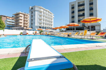 HOTEL AVILA IN Torre Pedrera (RN)
